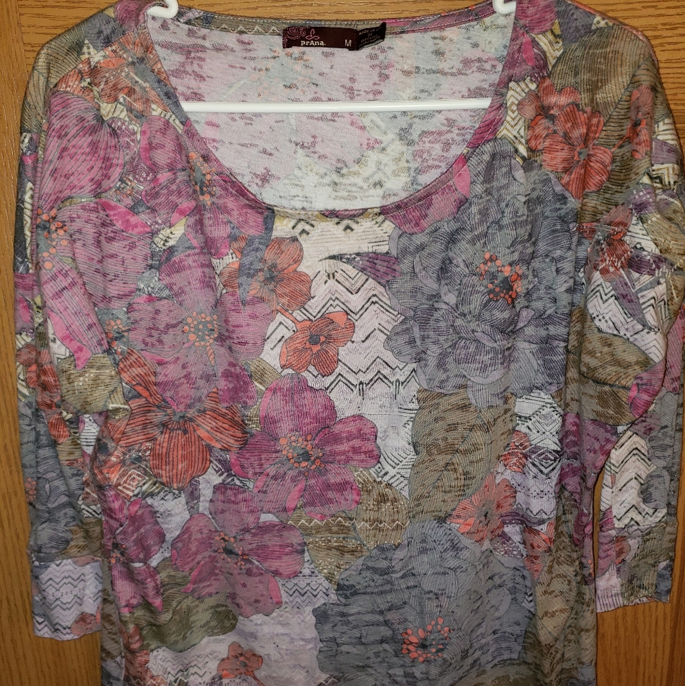 Unique Floral Print Top